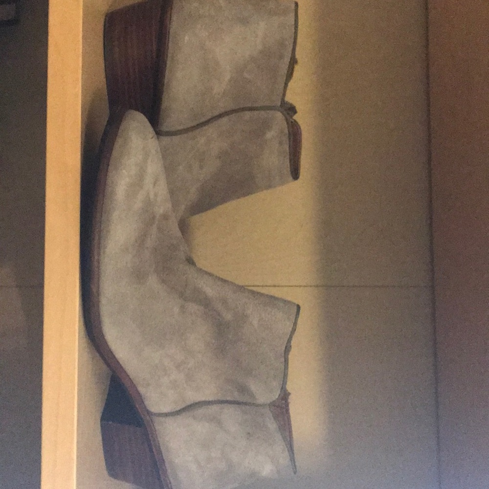 Sam Edelman Suede vin ankle boots in putty